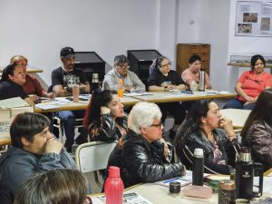 Capacitación en manipulación segura de alimentos para equipos que brindan servicios alimentarios