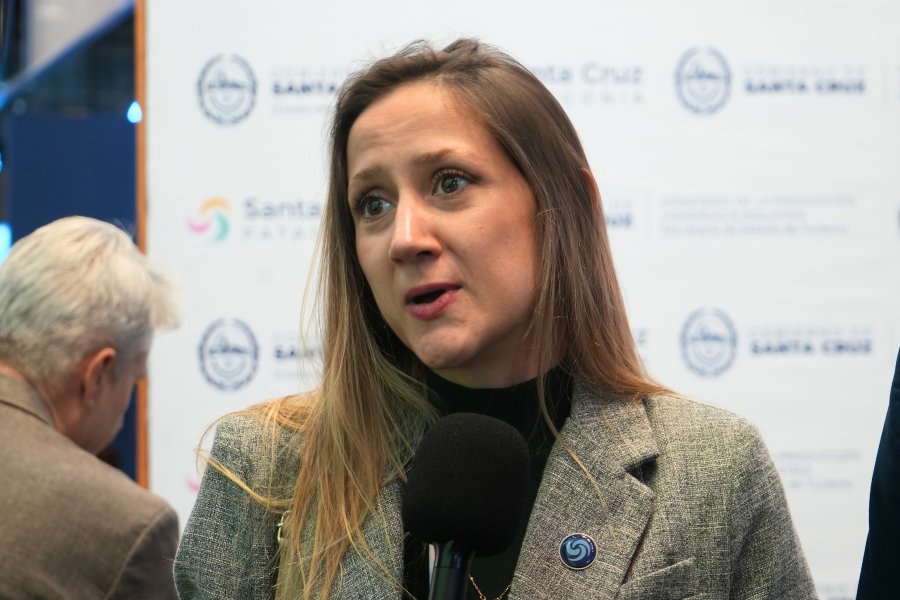 Santa Cruz en la FIT: “Es enriquecedor venir con los prestadores, las cámaras y las localidades para que generen nuevas oportunidades”