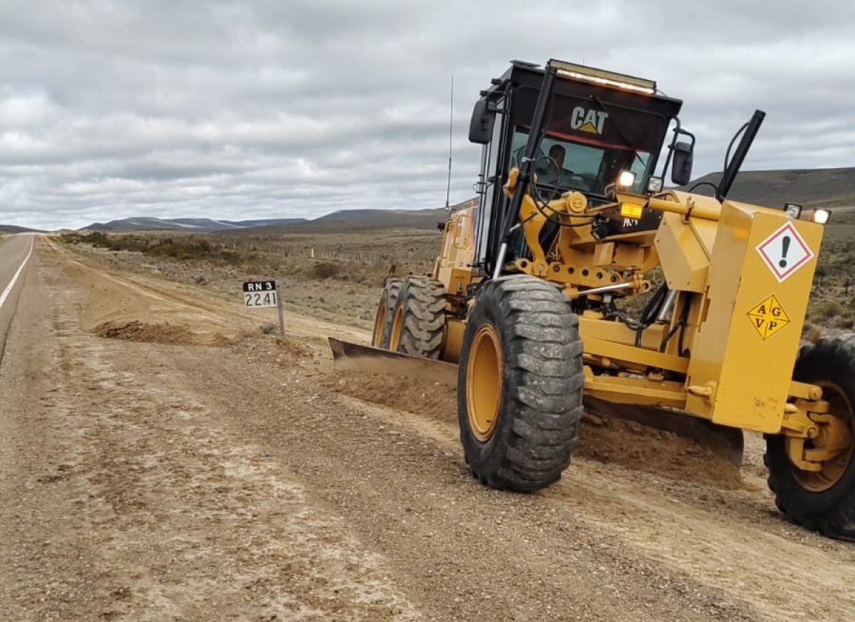 Las Delegaciones Viales de San Julián y Tres Lagos trabajan para mejorar la transitabilidad y la seguridad vial