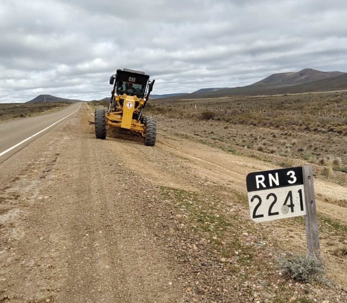 Las Delegaciones Viales de San Julián y Tres Lagos trabajan para mejorar la transitabilidad y la seguridad vial