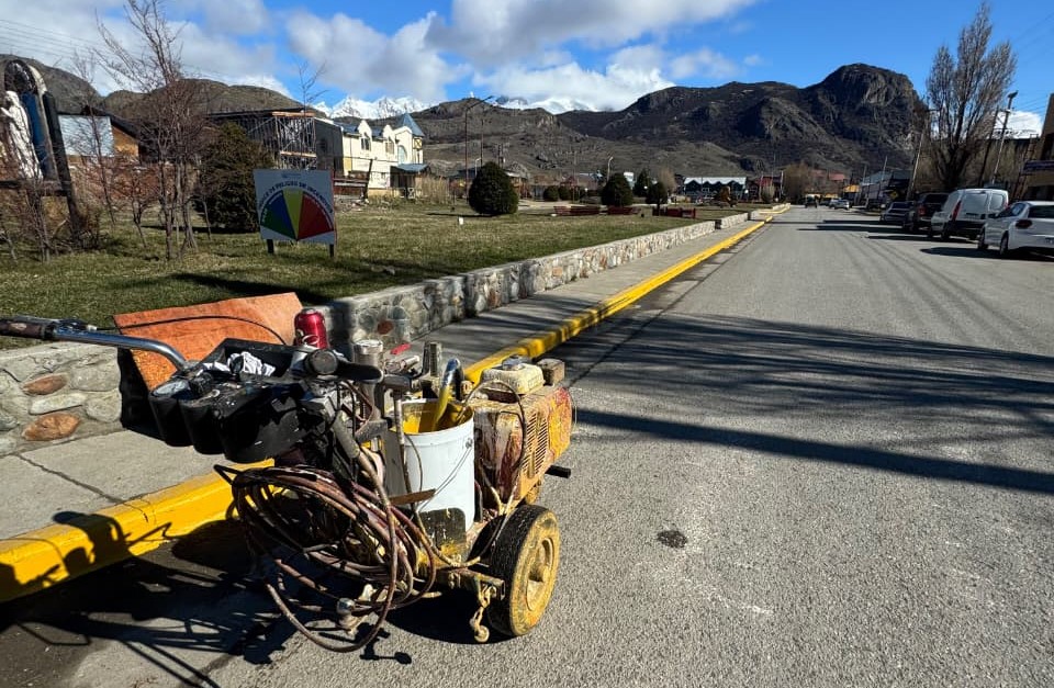 Vialidad Provincial refuerza la señalización vial en El Chaltén