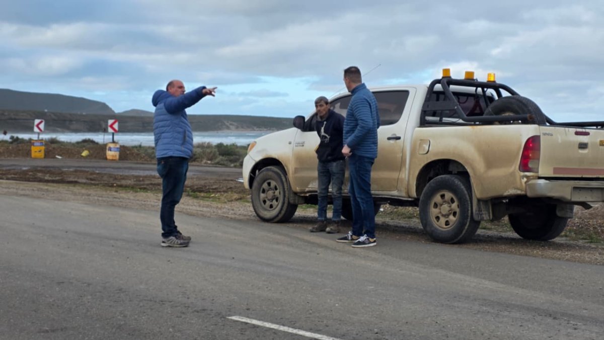 Vialidad Provincial repara el socavón sobre la Ruta Nacional N° 3