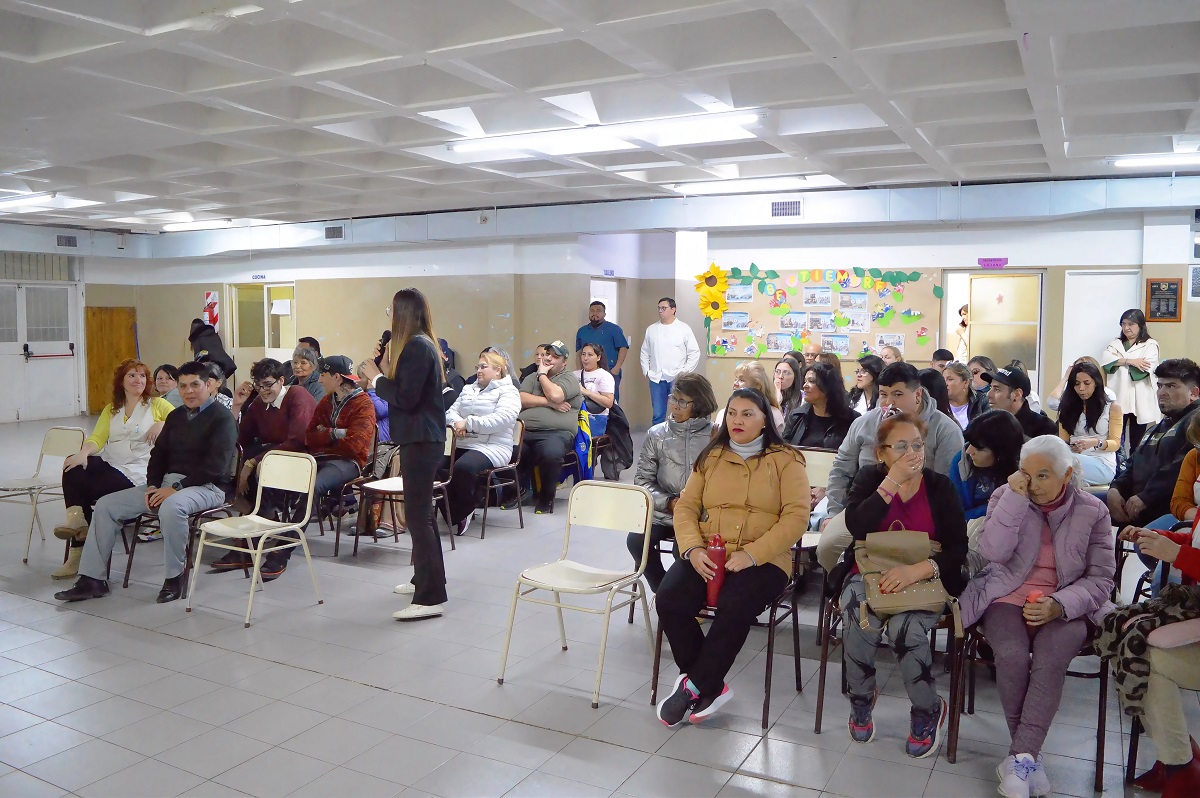Fortalecen la educación inclusiva con un taller participativo para la comunidad educativa y las familias