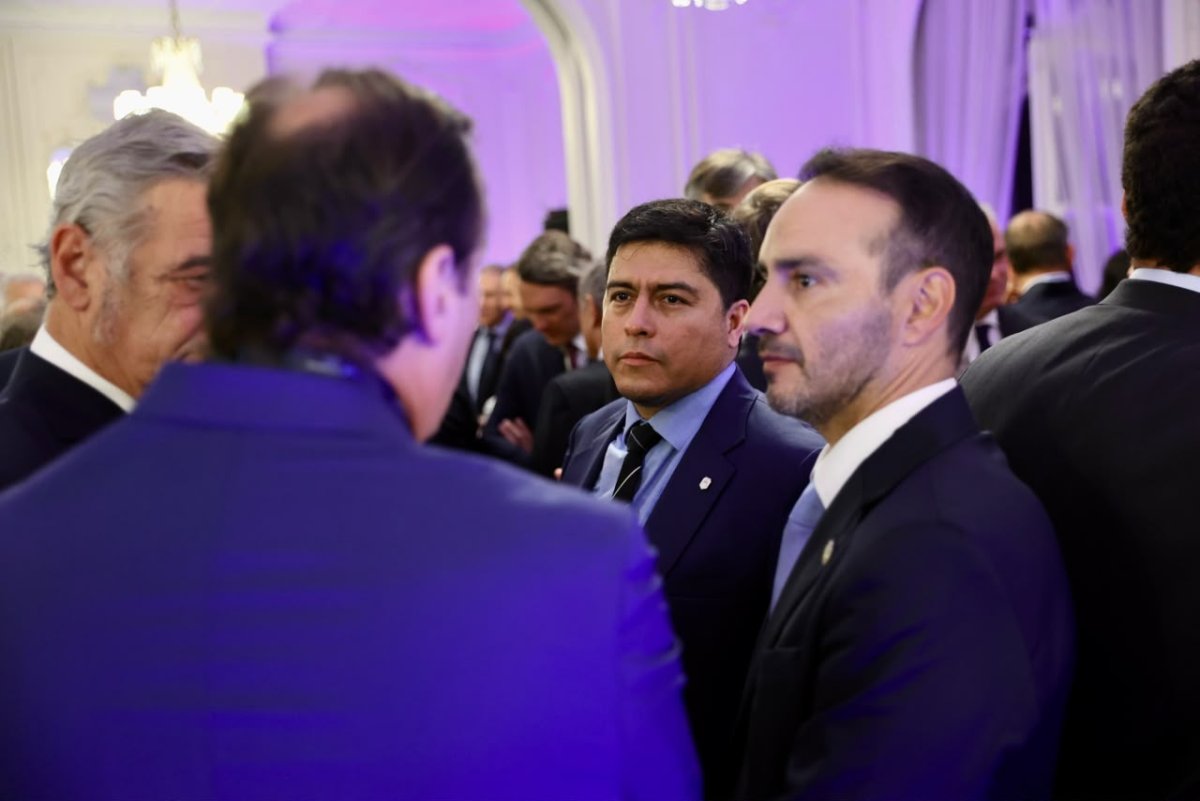 Vidal presenta la agenda productiva para Santa Cruz en la Argentina Week en Paris