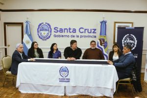 El Gobierno Provincial firmó el acta que garantiza la continuidad laboral de 141 trabajadores de AutoFarma