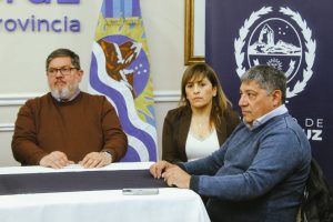 El Gobierno Provincial firmó el acta que garantiza la continuidad laboral de 141 trabajadores de AutoFarma