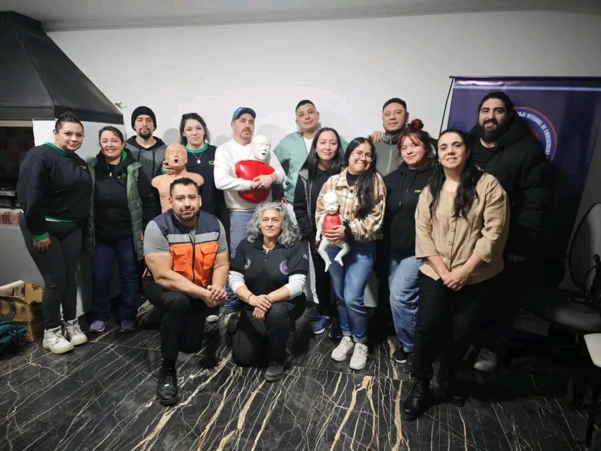 Capacitación a trabajadores del autoservicio Cerca.
