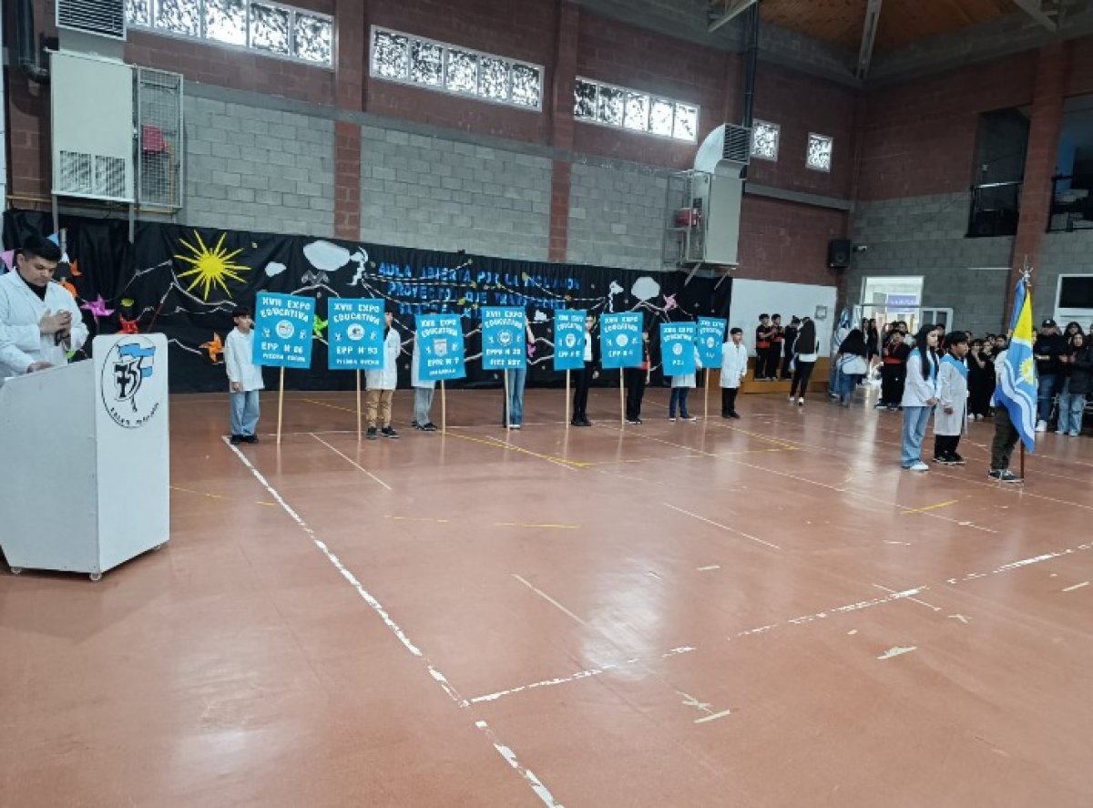 Se realizó la Expo Educativa en Puerto San Julián con una gran participación de estudiantes