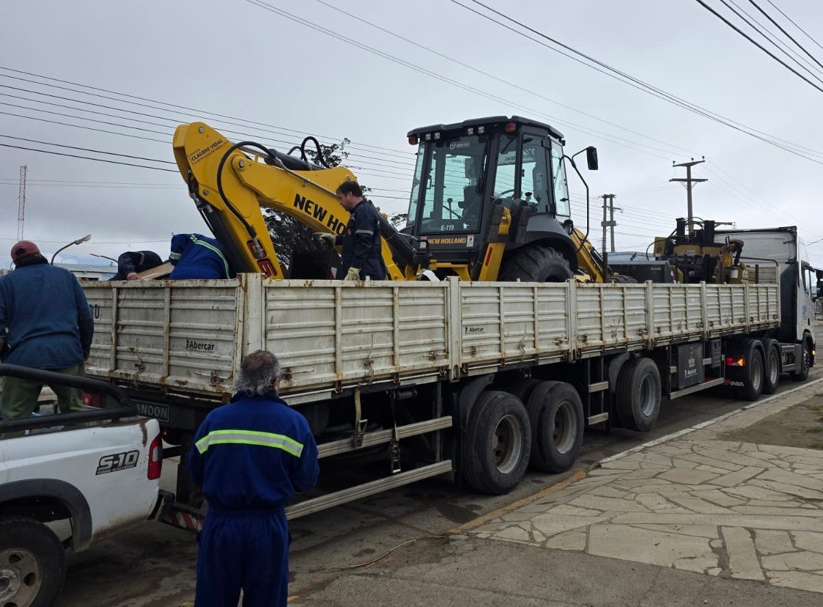 Llegó a Puerto Deseado nueva maquinaria para fortalecer los servicios de SPSE en Zona Norte