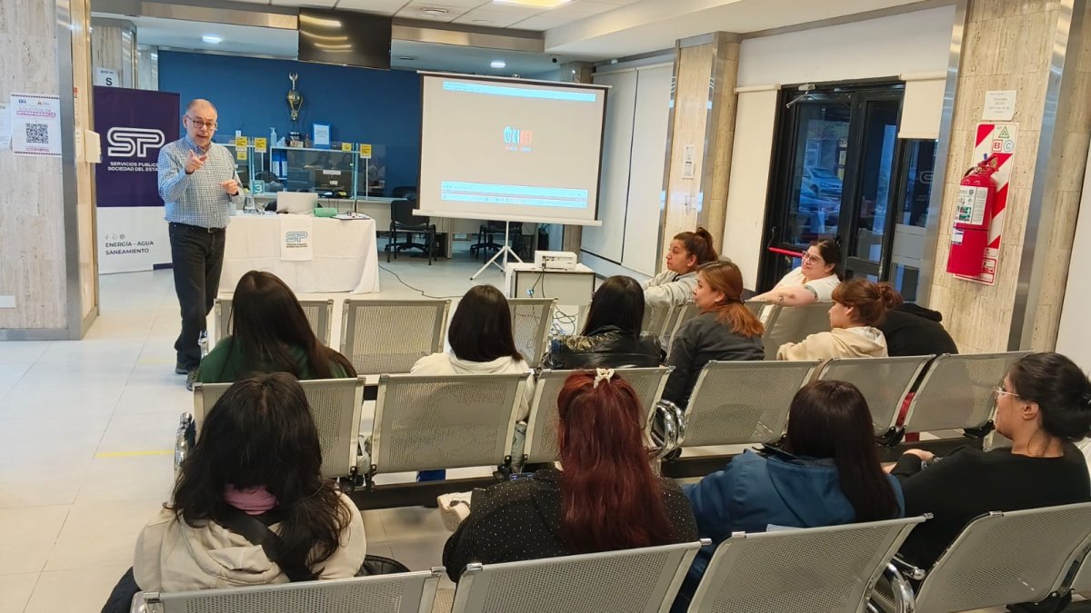 Servicios Públicos capacitó a su personal en atención al público para potenciar la cercanía con los vecinos