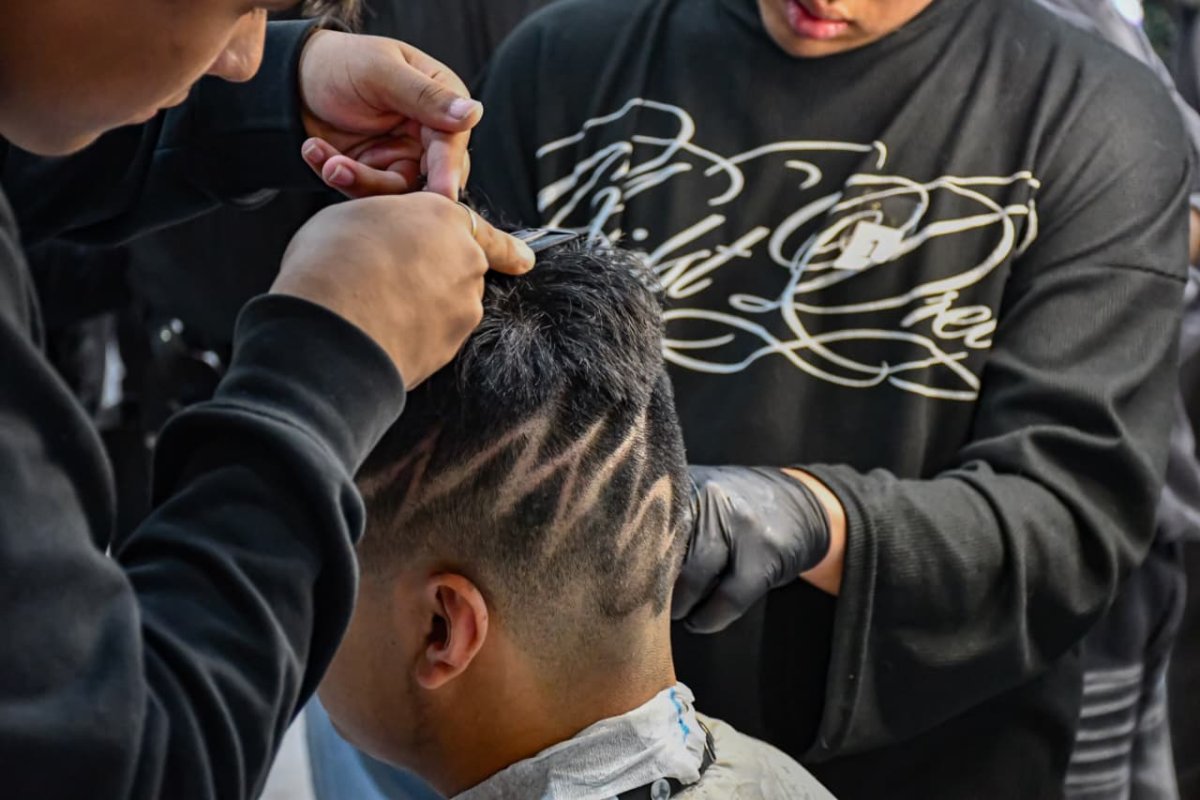 La tercera edición del Seminario de Barbería convocó a jóvenes en una jornada de competencia y formación