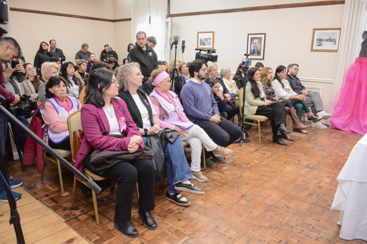 Santa Cruz lanzó Octubre Rosa: “La detección temprana hace la diferencia”