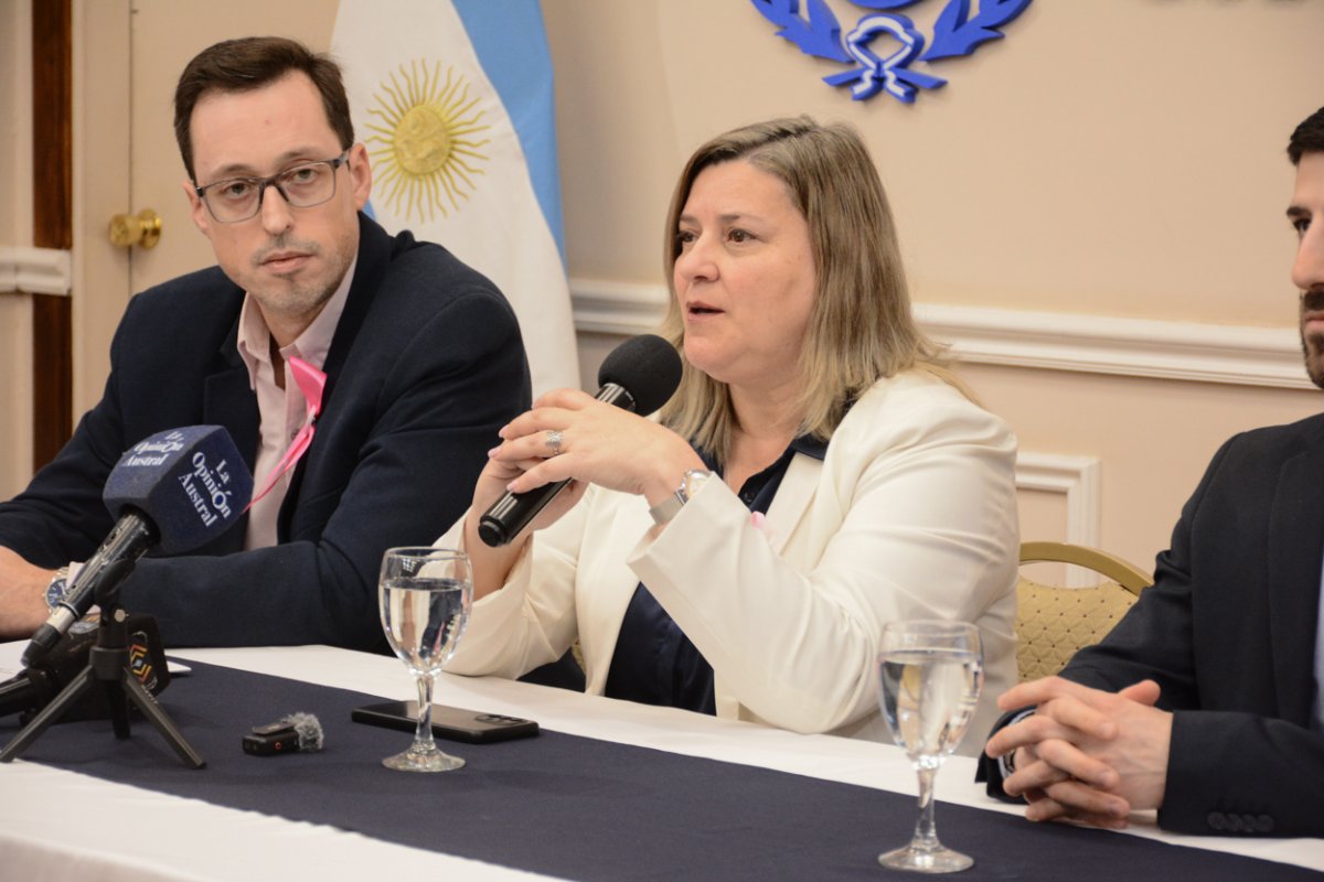 Santa Cruz lanzó Octubre Rosa: “La detección temprana hace la diferencia”