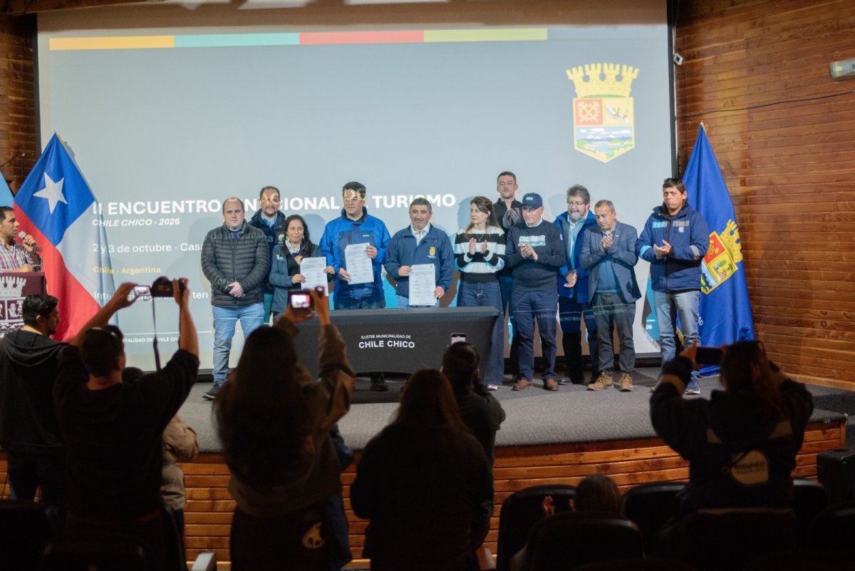 Santa Cruz estrechó lazos con Chile en el 2° Encuentro Binacional de Turismo realizado en Chile Chico