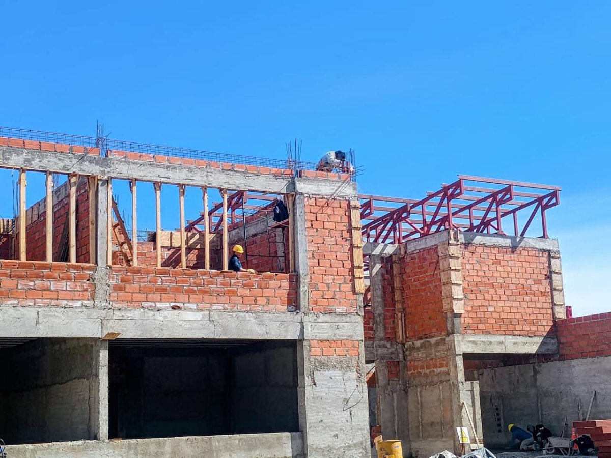 Obras que se hacen realidad: la Escuela Preuniversitaria presenta más de un 45 por ciento de avance