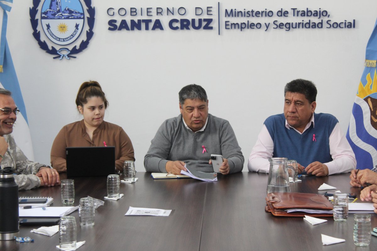 Provincia fortalece la mesa de trabajo con operadoras y UOCRA para acompañar la reactivación petrolera
