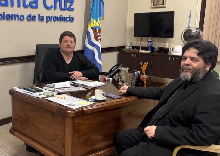 El jefe de Gabinete Pedro Luxen junto al presidente del Tribunal Disciplinario, Ítalo Bringas.