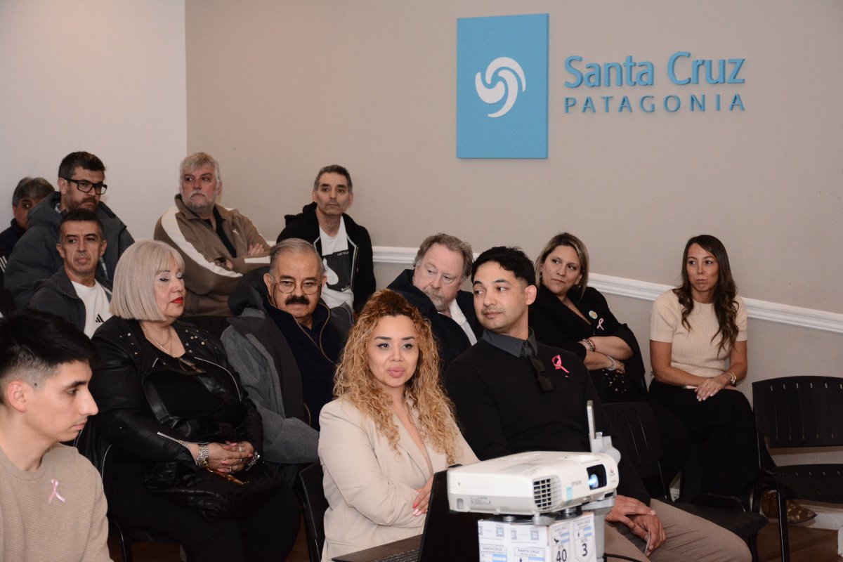 Santa Cruz presentó créditos para comerciantes y proyectos productivos de hasta $70 millones