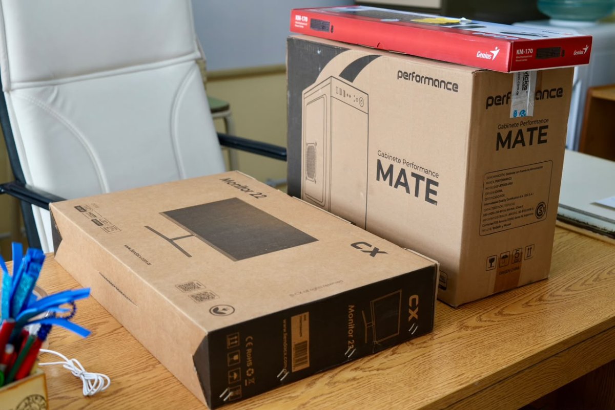 Educación entregó equipamiento tecnológico a la Escuela Primaria Nº 53 de Las Heras