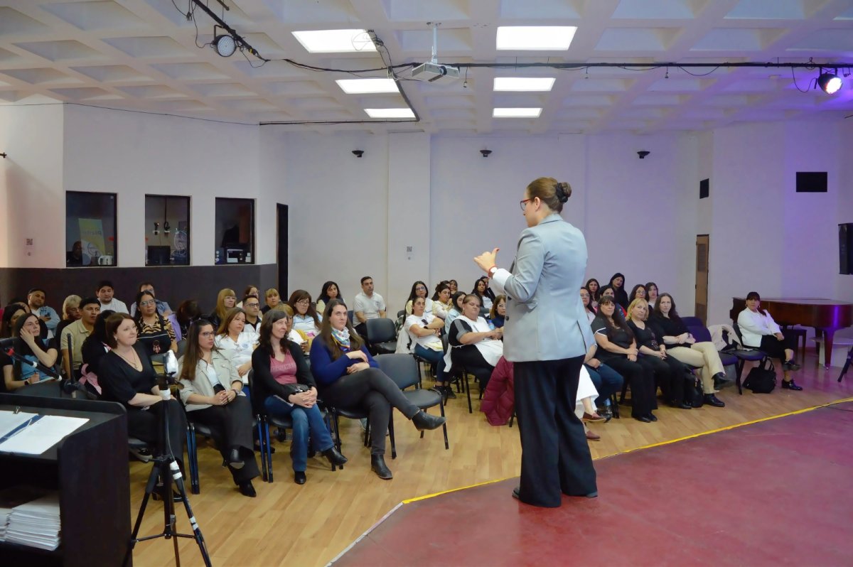 Impulsan una capacitación para el operativo de evaluación de fluidez lectora en Santa Cruz