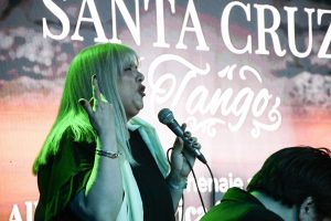  Santa Cruz Tango abrió su primera jornada con homenajes a referentes de la cultura de la provincia
