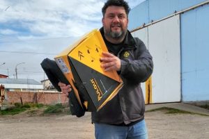 Vialidad Provincial supervisó tareas operativas y entregó indumentaria de seguridad a trabajadores de Puerto Deseado