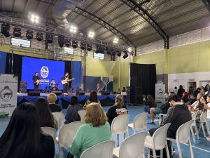 Viva Barrio llegó a Cañadón Seco con servicios, asistencia y propuestas para las familias