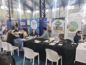 Viva Barrio llegó a Cañadón Seco con servicios, asistencia y propuestas para las familias