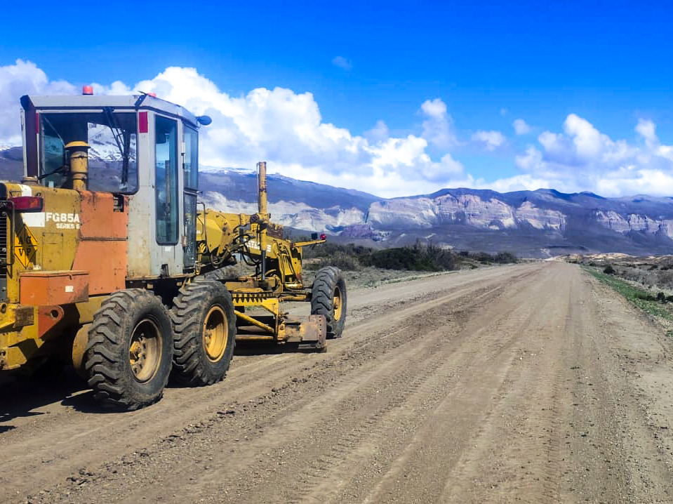 Vialidad Provincial realizó trabajos de mantenimiento y apertura de calles en Lago Posadas