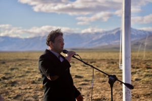 Claudio Vidal descubrió la piedra fundacional del proyecto productivo “Los Alamos”