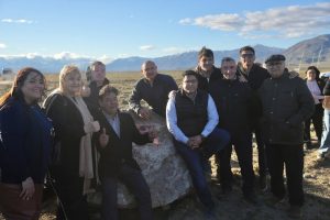 Claudio Vidal descubrió la piedra fundacional del proyecto productivo “Los Alamos”