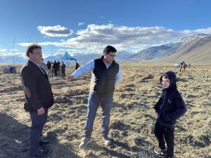 Claudio Vidal descubrió la piedra fundacional del proyecto productivo “Los Alamos”