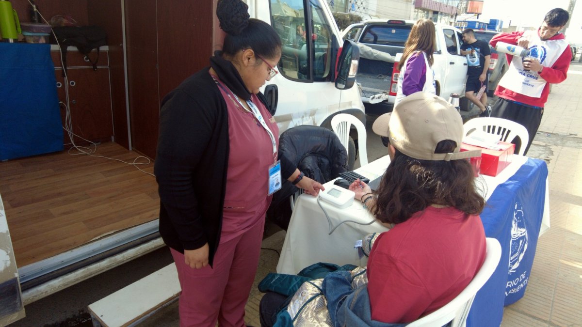 Salud acercó vacunación y controles preventivos a la comunidad en Río Gallegos