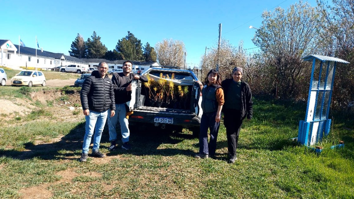 Entregaron especies para proyectos educativos y la parquización de espacios institucionales