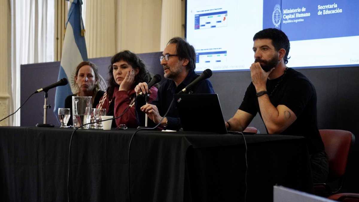 Santa Cruz reafirma su compromiso con la calidad educativa en la Red Federal de Evaluación
