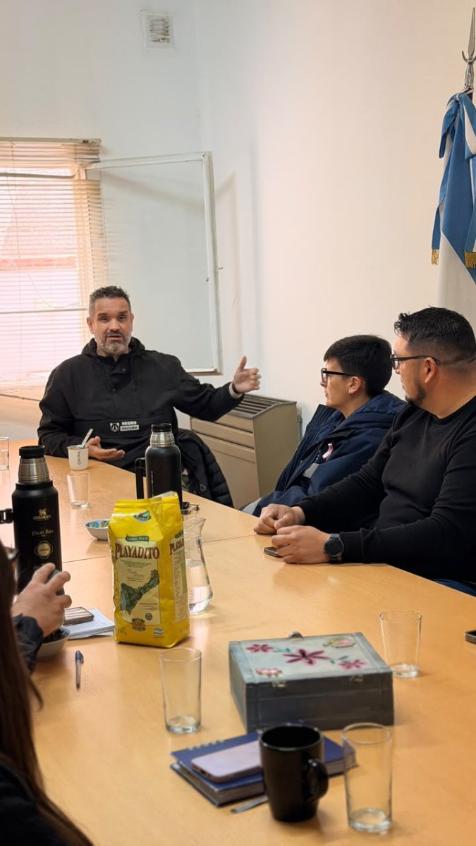 Georgion encabezó una reunión intersectorial en Pico Truncado para coordinar políticas públicas