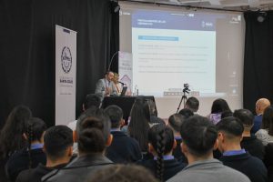 La Policía de Santa Cruz reunió a la comunidad para concientizar sobre la trata de personas