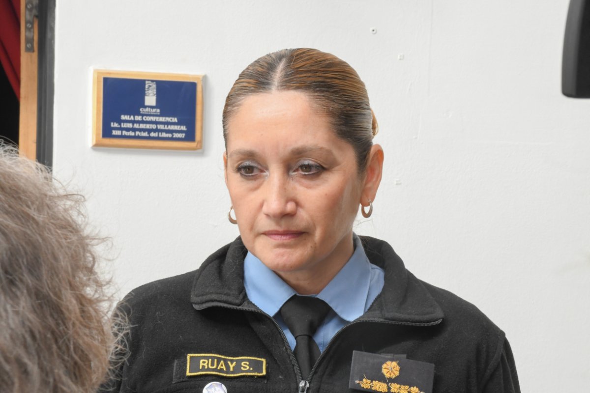 La Policía de Santa Cruz reunió a la comunidad para concientizar sobre la trata de personas