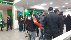Controles de seguridad y detección de irregularidades durante el recital de Don Osvaldo 