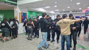 Controles de seguridad y detección de irregularidades durante el recital de Don Osvaldo 