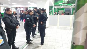 Controles de seguridad y detección de irregularidades durante el recital de Don Osvaldo 