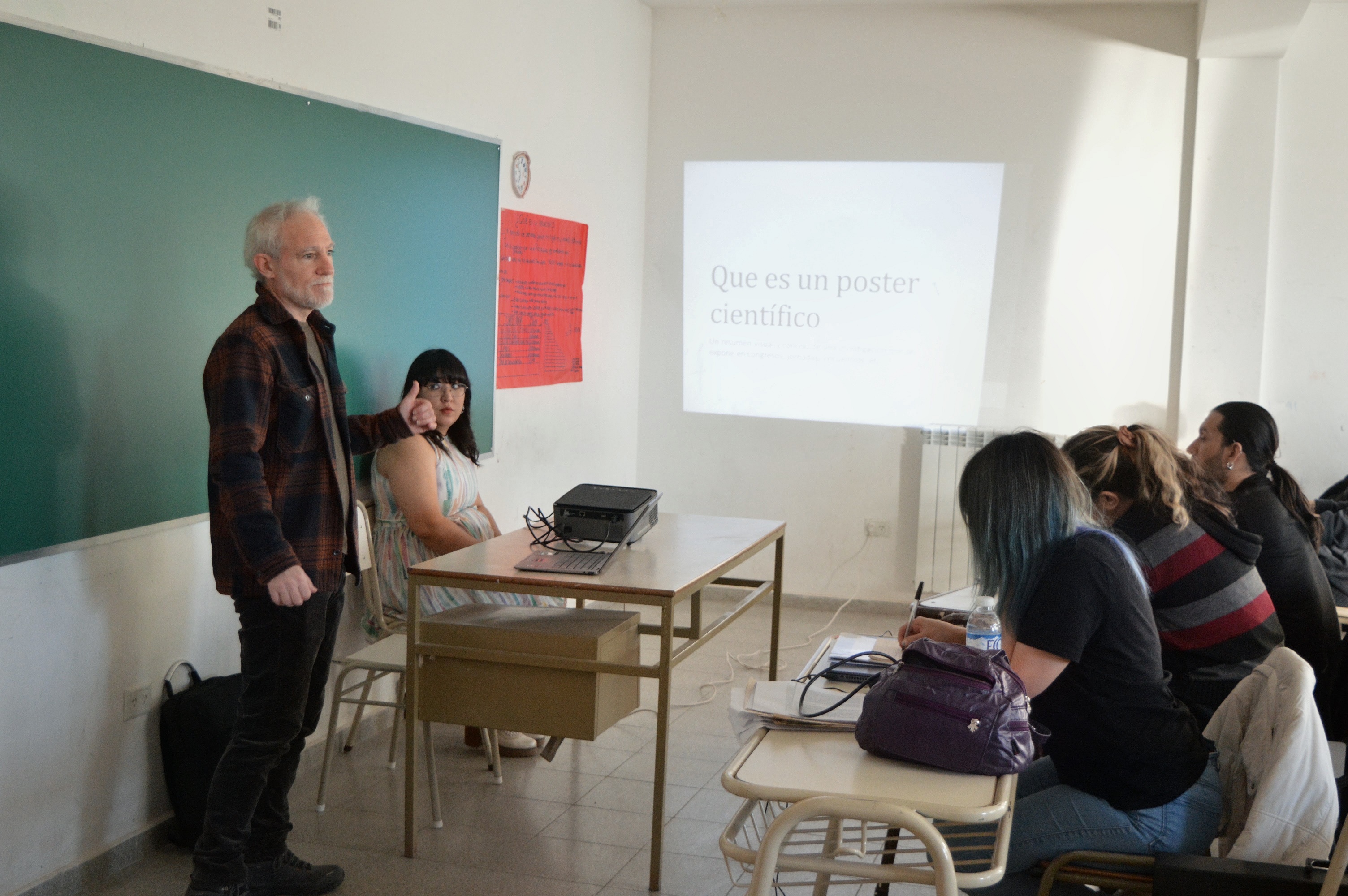 Llevaron adelante una charla sobre elaboración de pósteres académicos