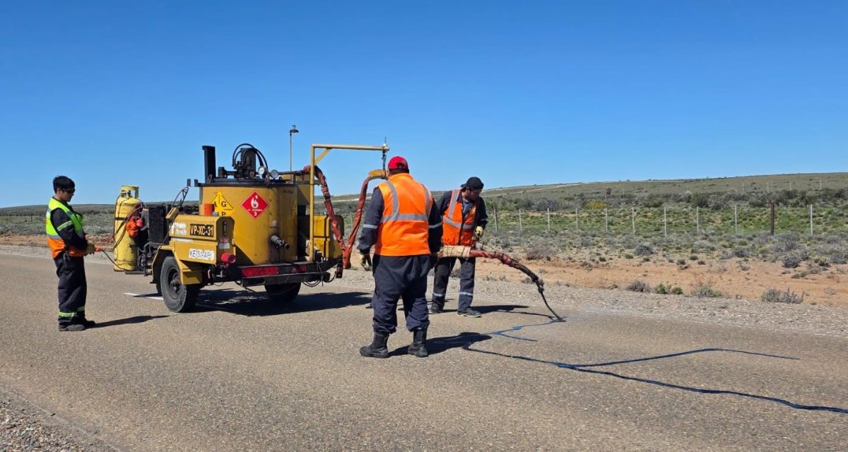 Vialidad Provincial lleva adelante trabajos de mantenimiento y señalización en distintos puntos de Santa Cruz