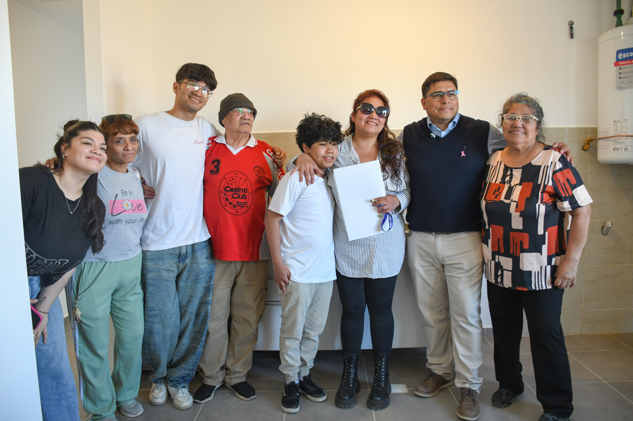 Luego de 21 años de espera, Mónica Ocampo y su familia lograron tener su vivienda propia