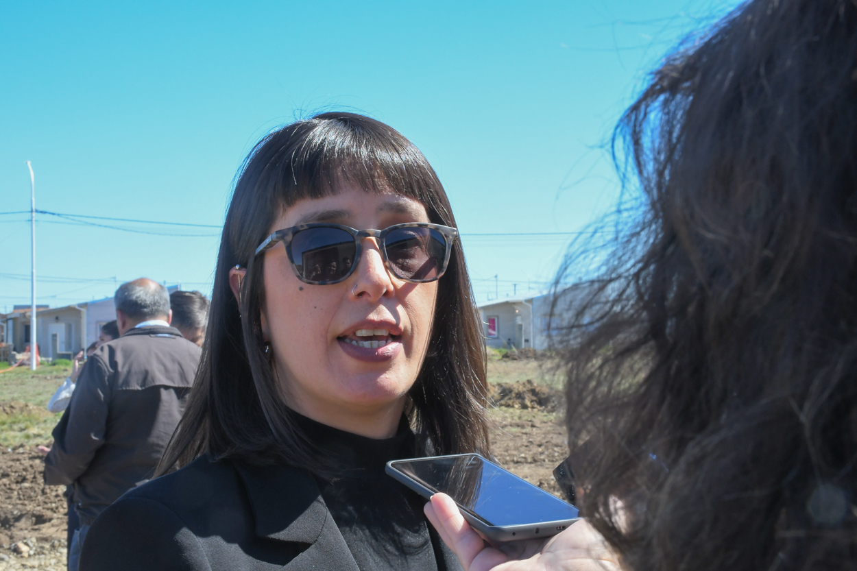 Nerina Coronel: “Esta entrega representa la alegría de todos estos vecinos y vecinas que esperaron tantos años”