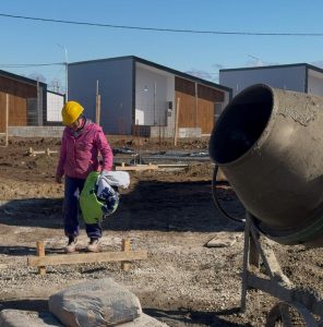 Celeste Robledo, ayudante de albañil: "La mujer también puede dedicarse a cosas grandes" como la construcción del hogar propio