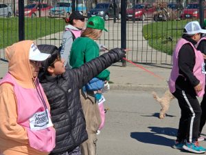 Una multitudinaria caminata reunió a familias y adultos mayores en Río Gallegos
