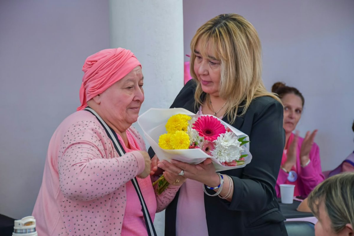 “Rosa que abraza”: una jornada de prevención y acompañamiento en Río Gallegos