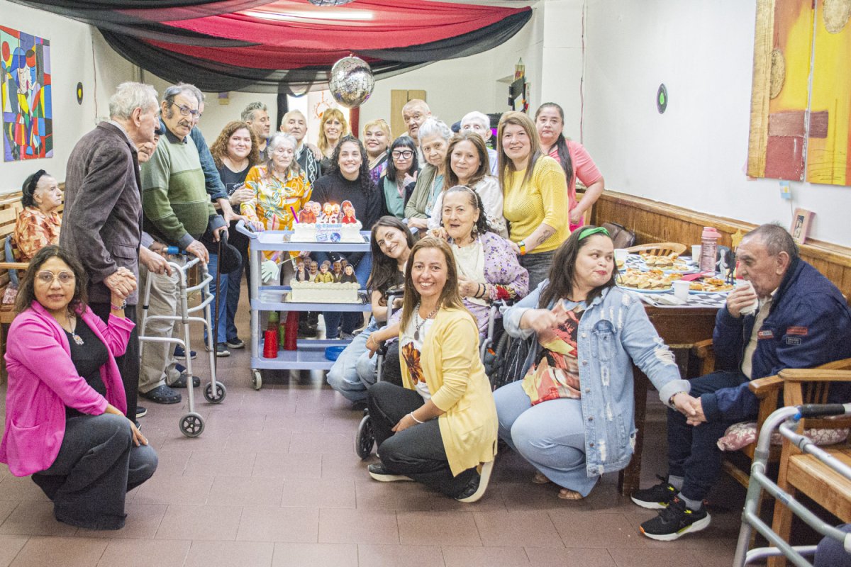 La Residencia Zumalacarregui celebró 46 años de acompañamiento y cuidado de las personas mayores