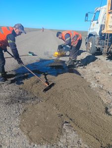 Vialidad Provincial avanza con trabajos de mantenimiento vial y colaboración comunitaria